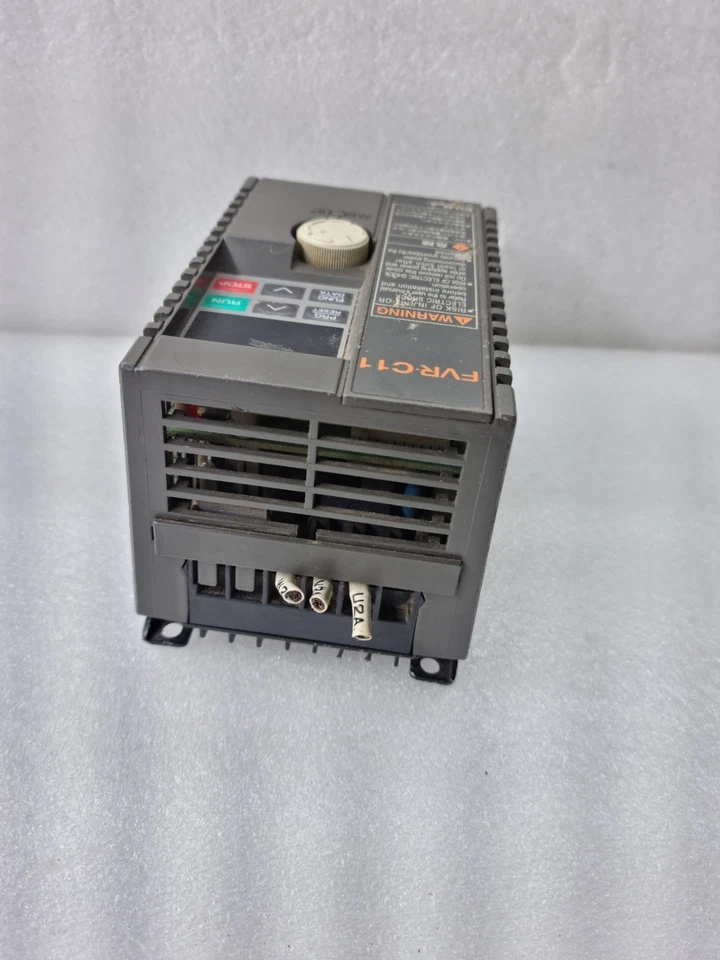 Fuji Electric FVR-C11 Variable Frequency Drive FVRO.1C11S-2 3PH 200-230V 50/60Hz